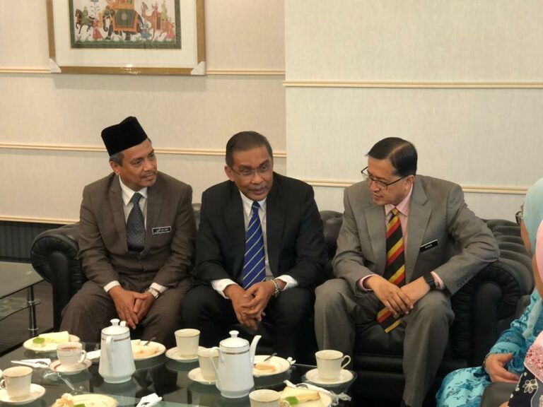 Julai 2020 – Sesi Clock-In YB Dato’ Takiyuddin Bin Hassan, Menteri Di Jabatan Perdana Menteri (Undang-Undang)