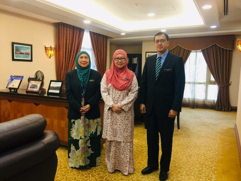 24 Julai 2019 | Kunjungan Hormat YBhg Dato KPI dan YBrs Puan KP JBG Kepada YBhg Datuk Dr. Rose Lena Binti Lazemi KP BHEUU