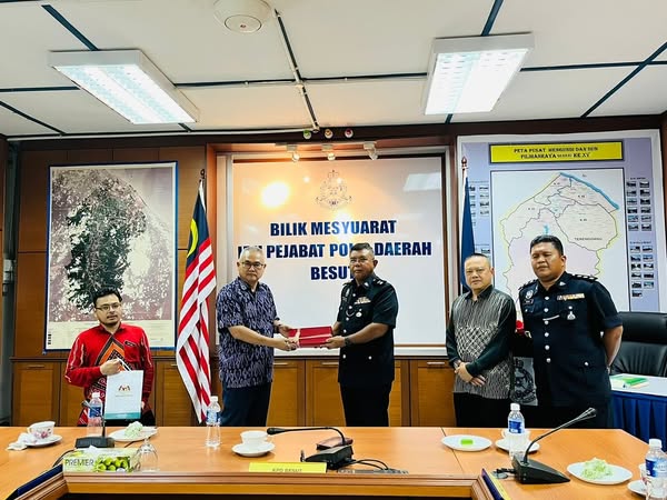 13 Jun 2024 | Sesi Kunjungan Hormat Ketua Pengarah Insolvensi Malaysia Ke Atas Pegawai Daerah Pejabat Daerah Dan Tanah Besut, Terengganu