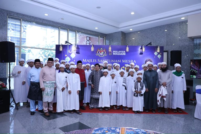 23 April 2024 | Majlis Santunan Mesra Aidilfitri Yb Dato’ Sri Azalina Othman Said, Menteri Di Jabatan Perdana Menteri (Undang-Undang Dan Reformasi Institusi) Tahun 2024